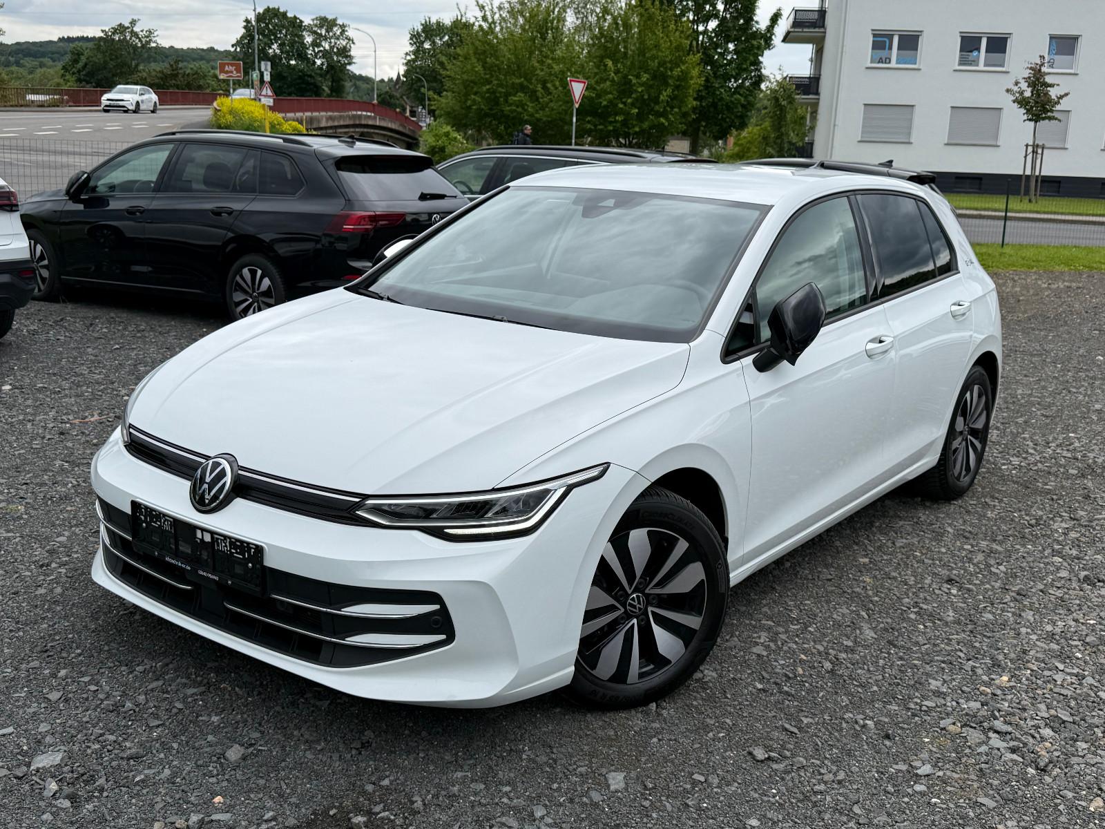 Volkswagen Golf VIII Lim. 1.5 TSI Goal*LED*PDC*Carplay