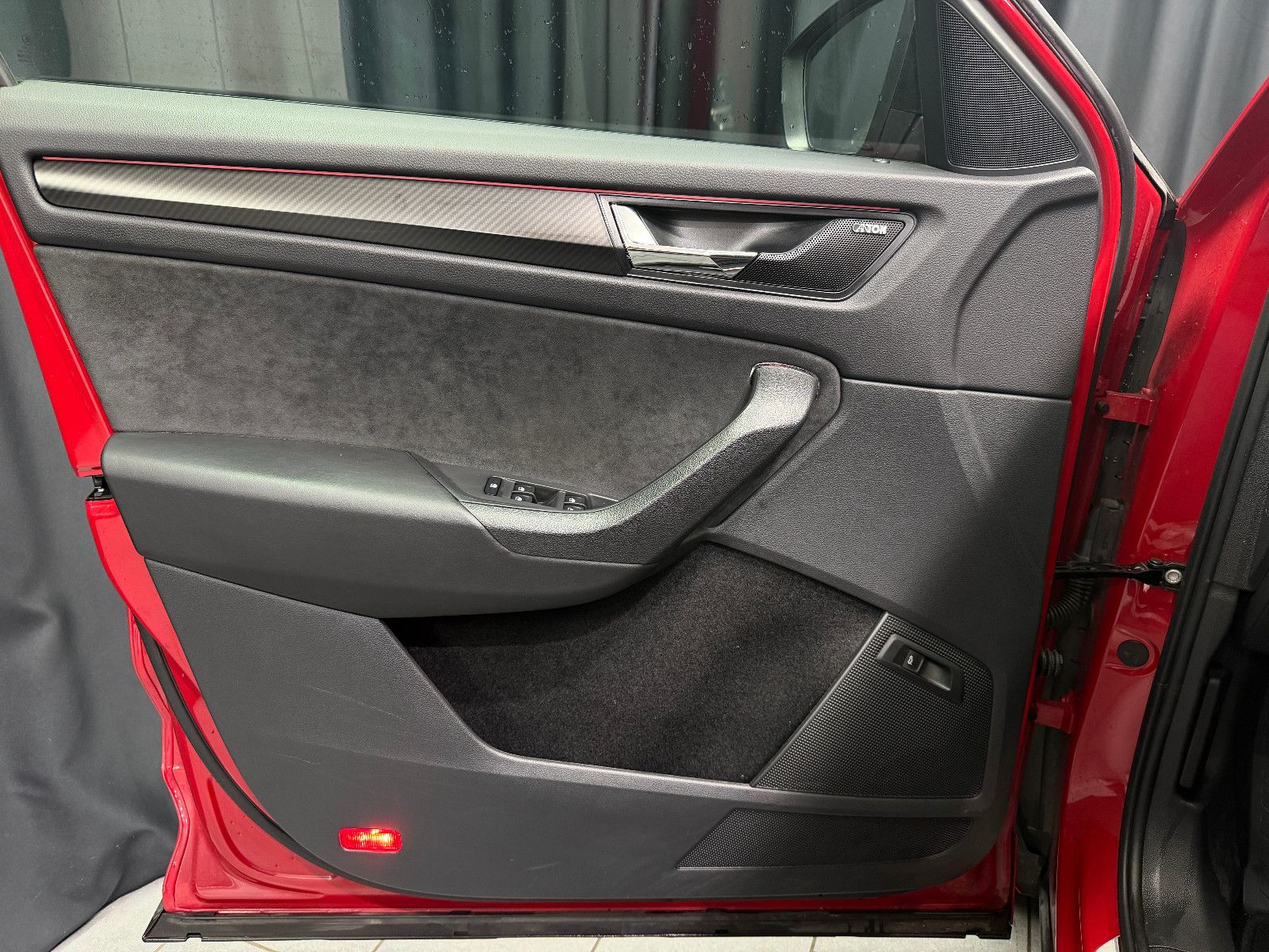 Fahrzeugabbildung SKODA Kodiaq Ambition 4x4|7-SITZER|CANTON|PANO|AHK