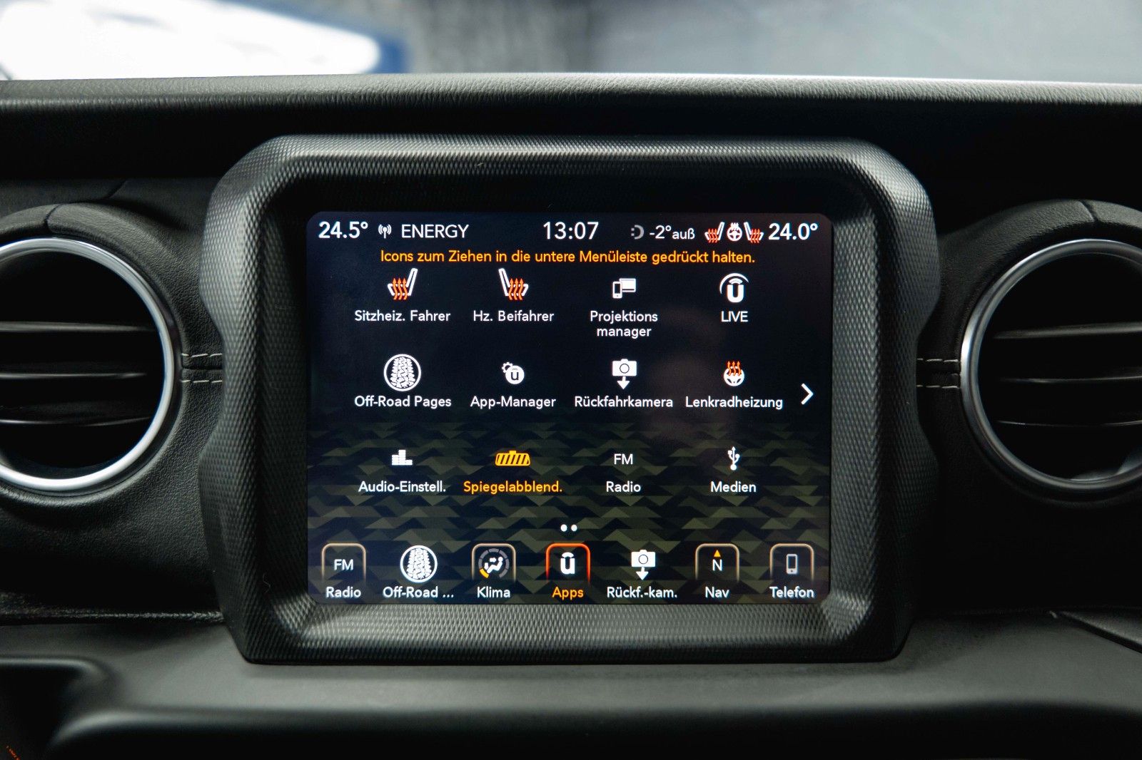 Fahrzeugabbildung Jeep Wrangler Unlimited Sahara OVERLAND 4x4 *LED*ACC*