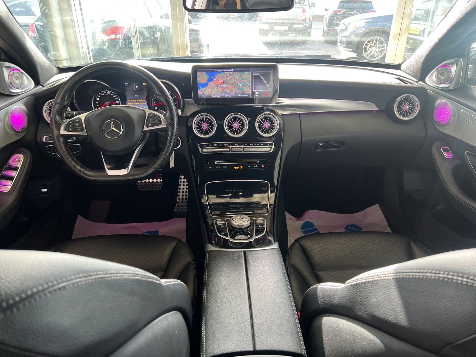 Fahrzeugabbildung Mercedes-Benz C 200 CGI Lim AMG LINE *AMBIENTE*KAMERA*HEAD-UP*