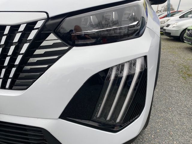 Fahrzeugabbildung Peugeot 2008 GT MildHybrid 145 e-DSC6