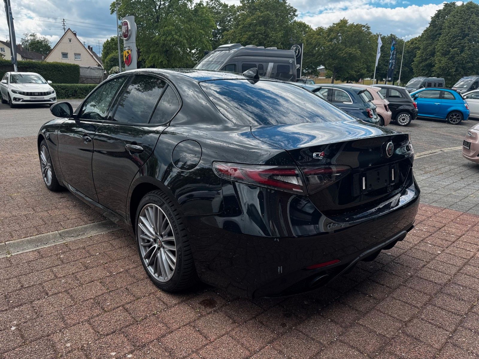 Fahrzeugabbildung Alfa Romeo Giulia Competizione Q4 Navi Kamera Totwinkel
