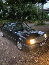 Mercedes-Benz E 230 - Mercedes-Benz E 230 aus 1990