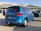 Volkswagen Touran 1.6 TDI Comfortline/DSG/Leder/Navi/AHK - VW Touran Gebrauchtwagen in Köln