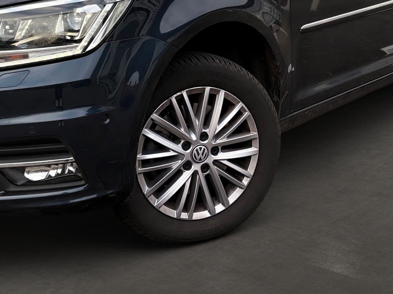 Fahrzeugabbildung Volkswagen Caddy PKW Maxi Highline BMT