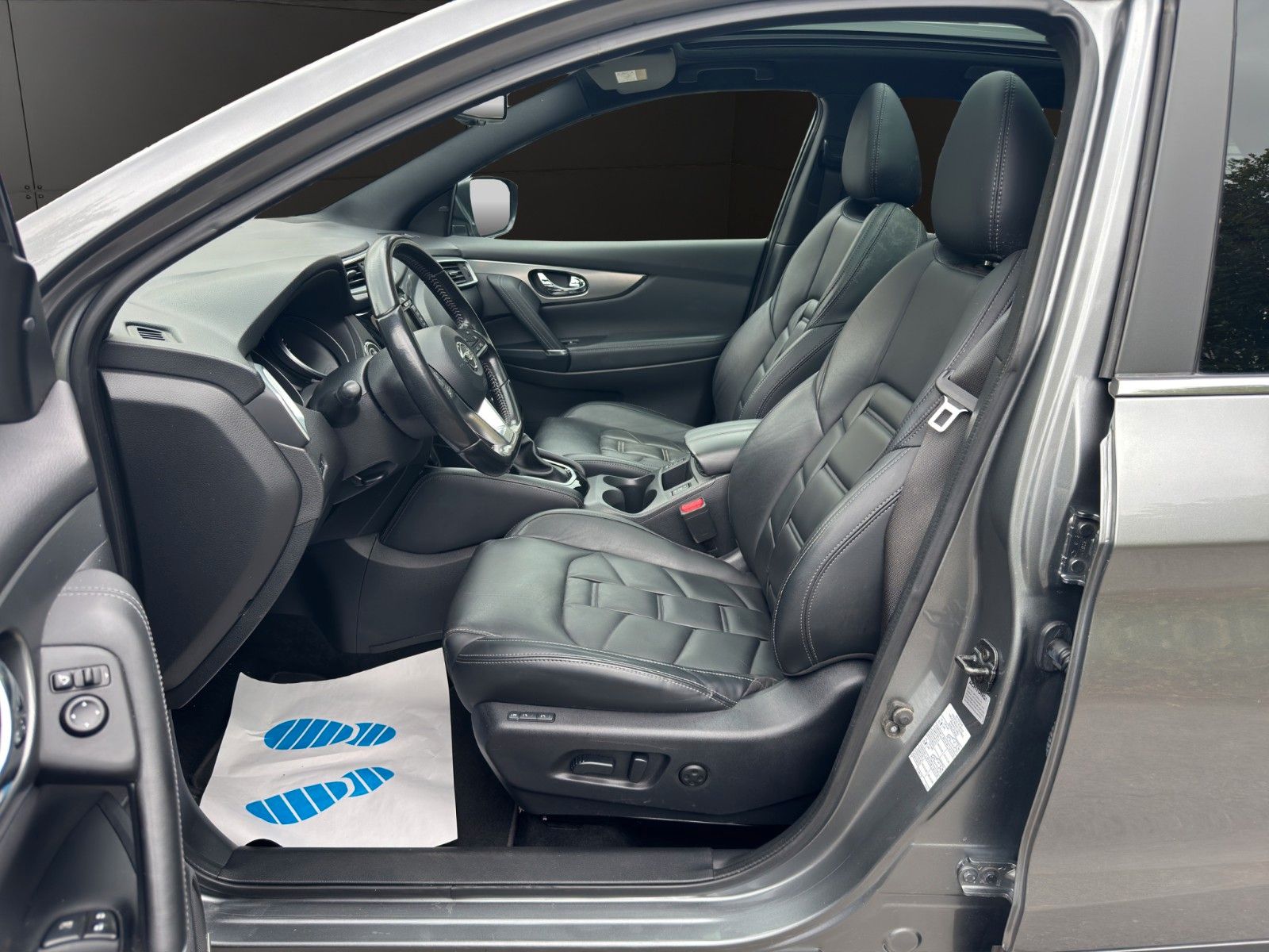 Fahrzeugabbildung Nissan Qashqai Tekna Automatik/Vollaustattung/