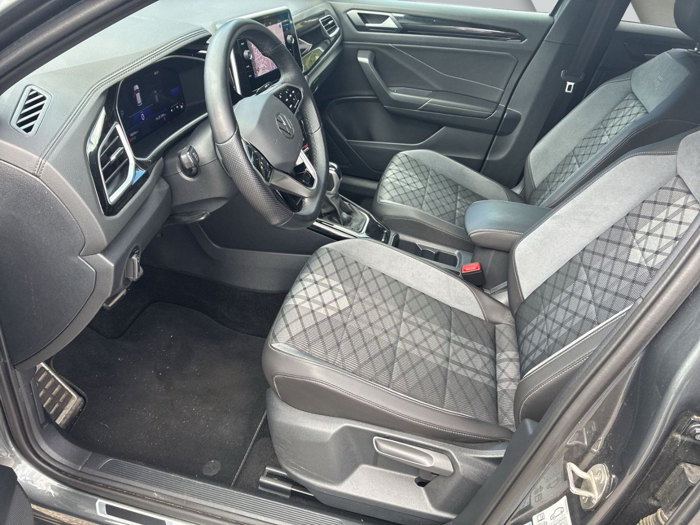 Volkswagen T-Roc R-Line 1.5 TSI 110kW 7-Gang DSG Sportpaket foto 5