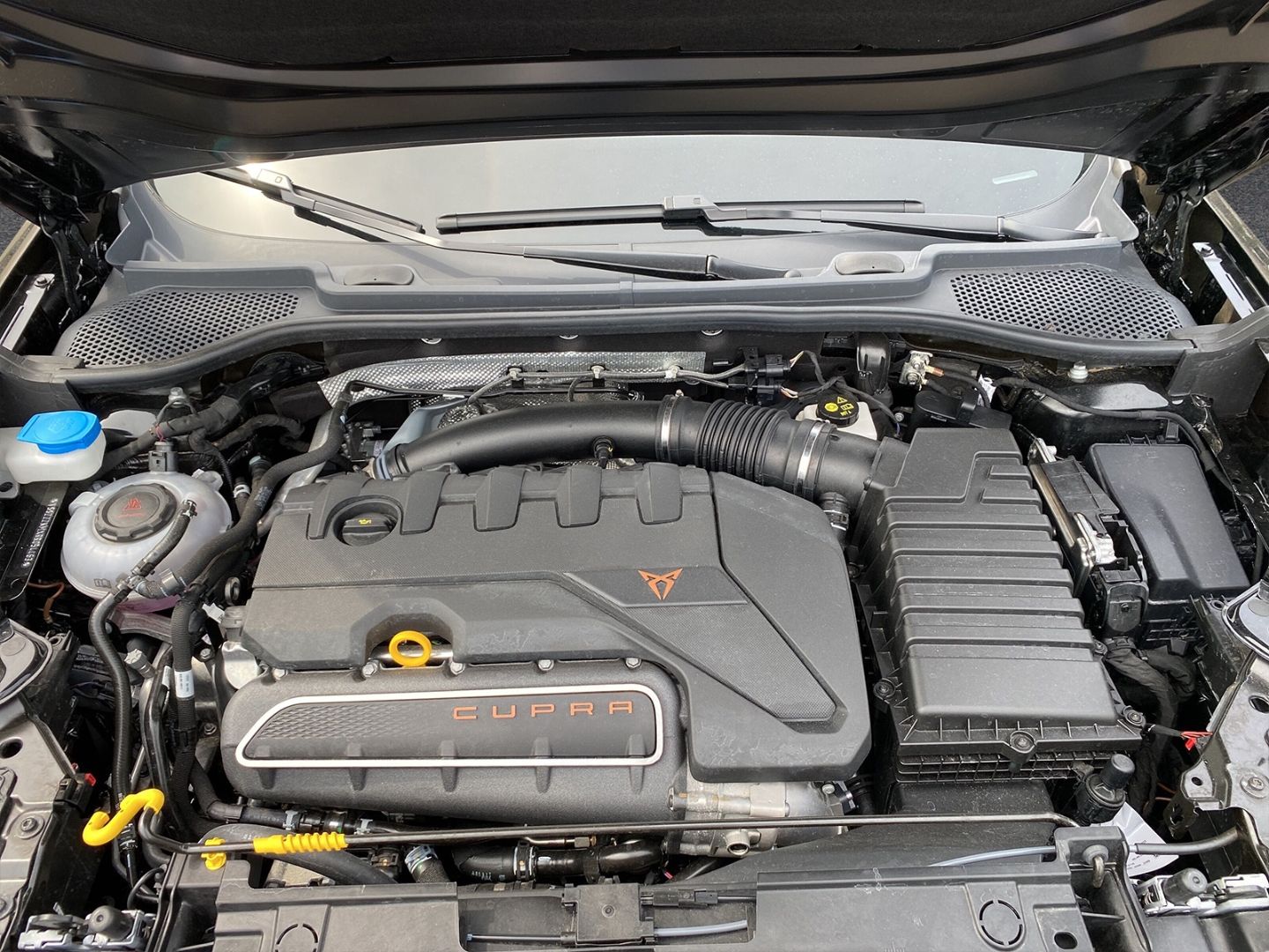 Fahrzeugabbildung CUPRA Formentor VZ5 4Drive 2.5 TSI  * ABT *NP: 84.450