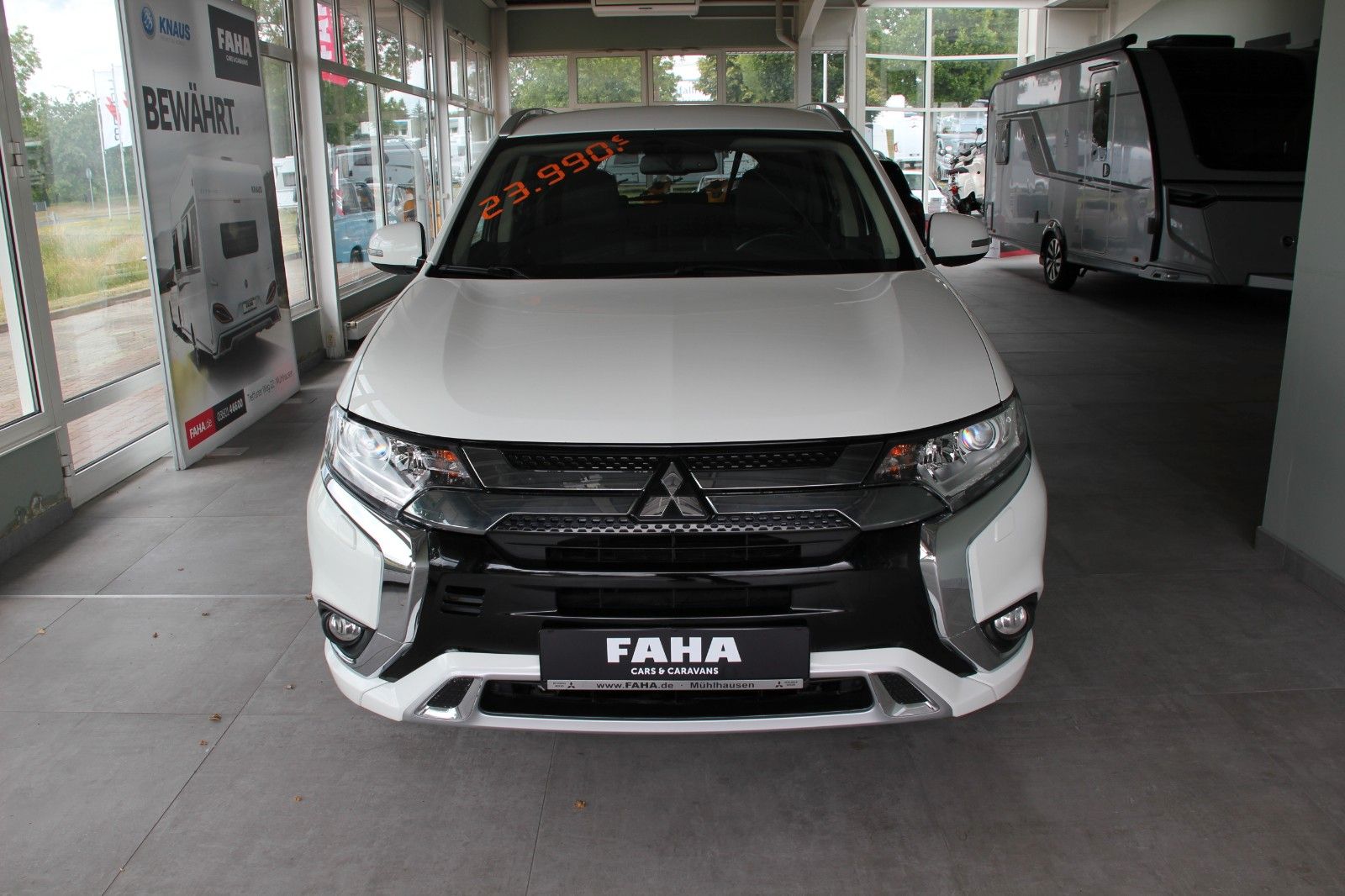 Fahrzeugabbildung Mitsubishi Outlander PHEV Basis Spirit 4WD