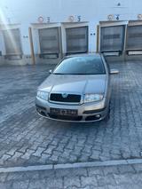 Skoda Fabia AUTOMATIK/ 2 Jahre TÜV / KLIMA / Parkhilfe - Skoda Fabia aus 2007: Kombi