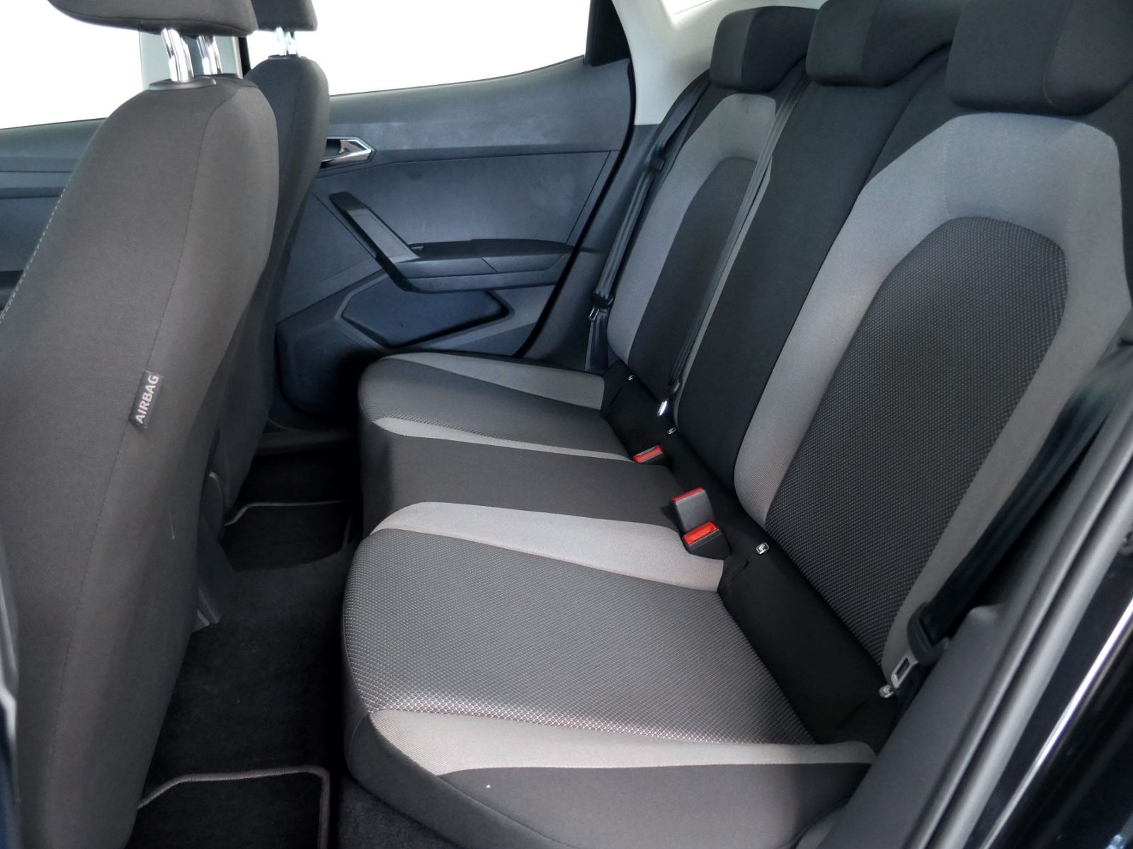 Fahrzeugabbildung SEAT Ibiza Style 1.0 TSI | RFK Navi App DAB+