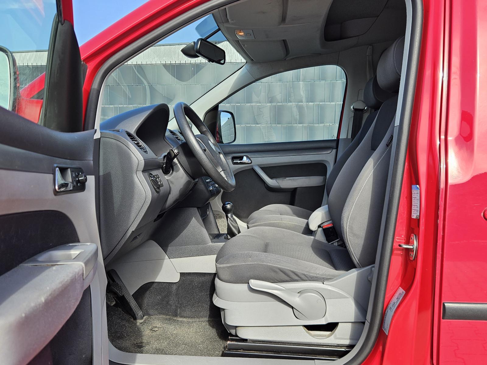 Volkswagen Caddy Maxi 2.0 TDI Life Team 7-SITZER PDC AHK