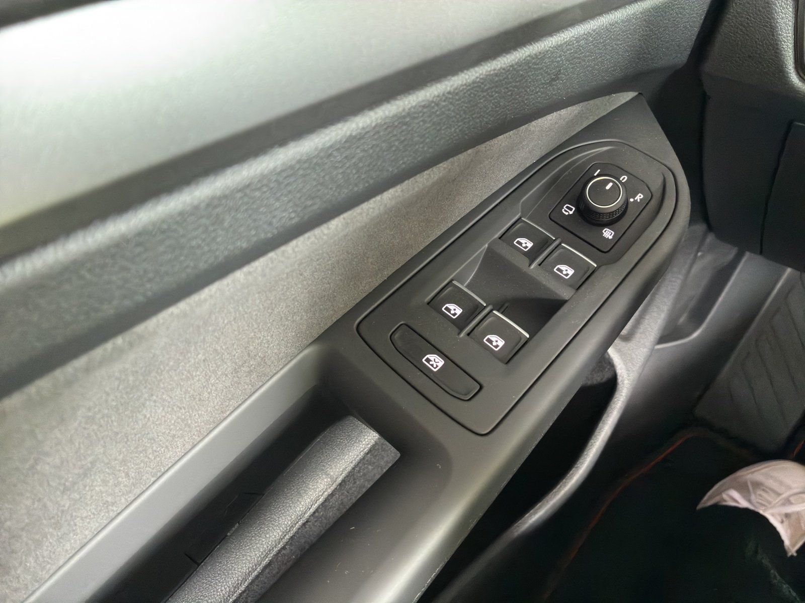 Fahrzeugabbildung Volkswagen Golf VIII 2.0 TSI W GTI Edition 50 360,HUD,LED