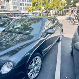 Bentley Continental Flying Spur - - - graue Bentley Continental