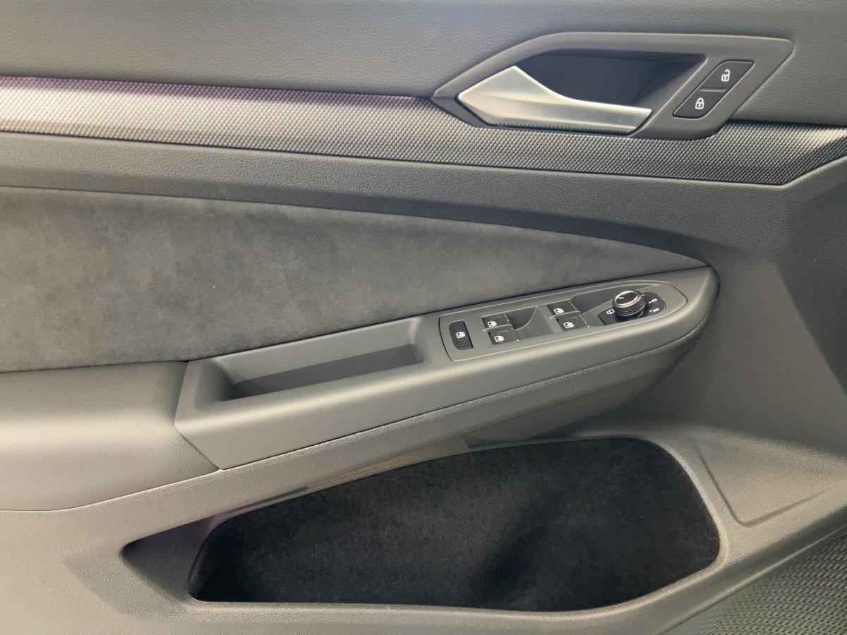 Volkswagen Golf VIII 1.5 TSI R-Line LED CarPlay SHZ Kamera, миниатюра 11