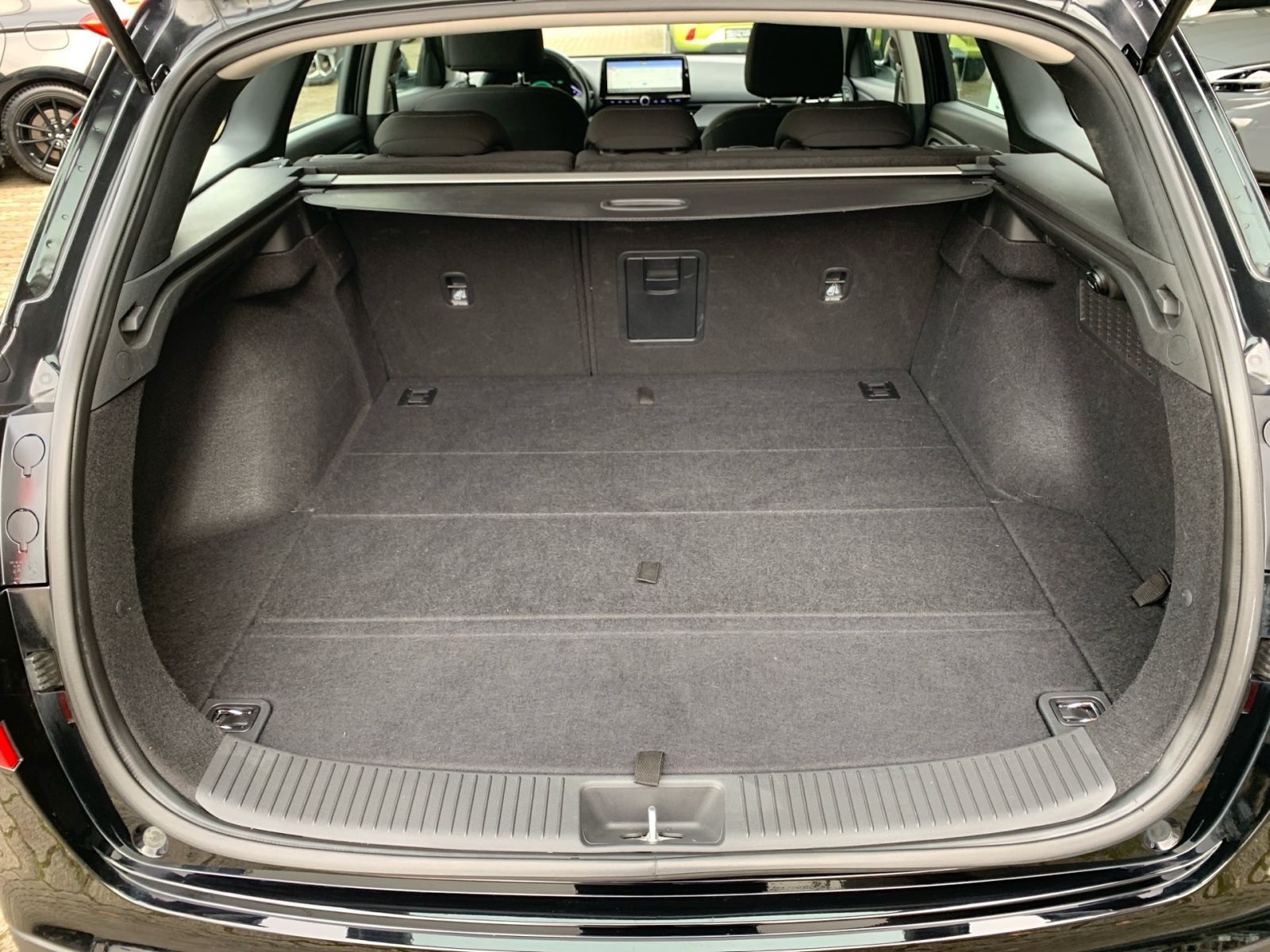 Fahrzeugabbildung Hyundai i30 Kombi 1.5 T-GDI 7-DCT Trend Mild-Hybrid Navi