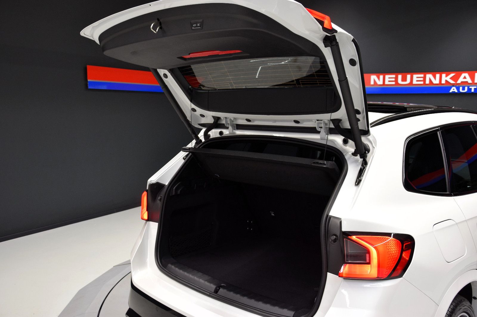 Fahrzeugabbildung BMW X1 M35i xDrive M-Sport-Pro Pano Memory 20" HuD