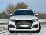 Audi Q5 55 TFSI e S tronic quattro -