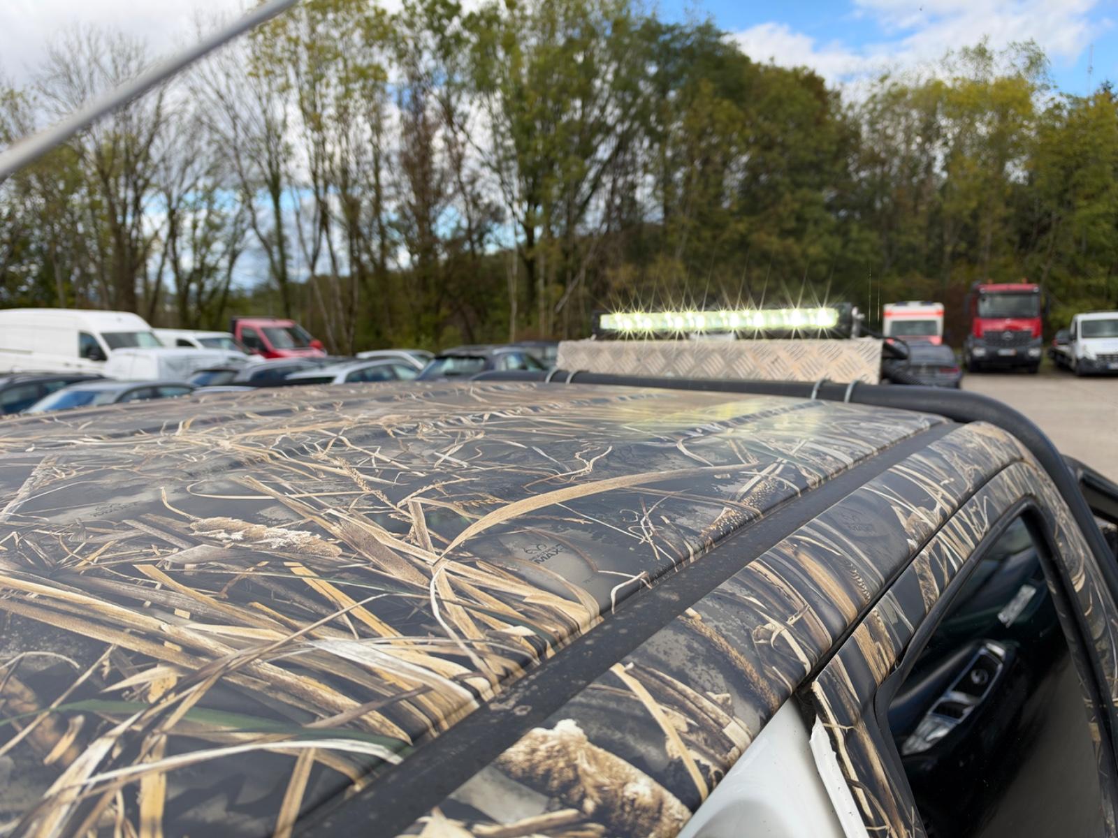 TOYOTA HILUX DOUBLE CAB LIFE 171 ch 4X4 BVM - TREUIL - ATTELAGE - 145000 km