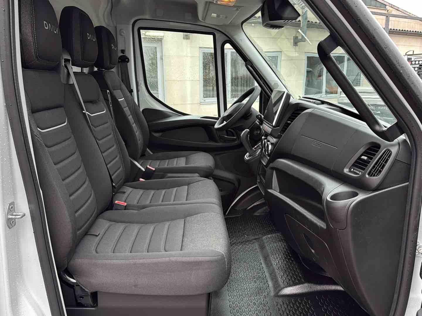 Fahrzeugabbildung Iveco E-Daily 35S14E V Kastenwagen 3520