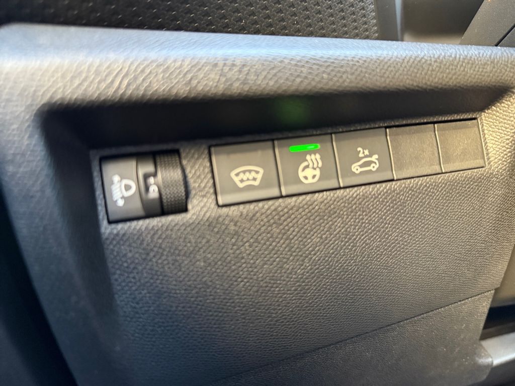 Fahrzeugabbildung Citroën C4 X Hybrid 145 MAX