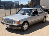 Mercedes-Benz 190 E 1.8 mit Radio CD-Servolenkung-Alu 15 Zoll- - Mercedes-Benz 190: 190c