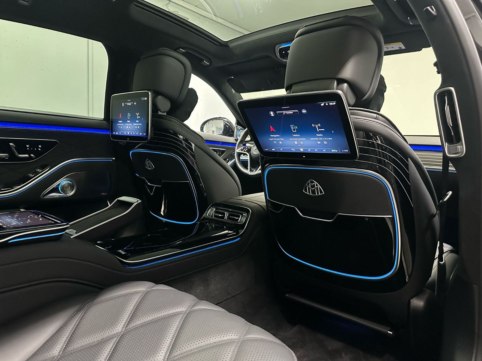 Fahrzeugabbildung Mercedes-Benz S 680 4MATIC MAYBACH *PANO*TV*MANUFAKTUR*TISCHE*
