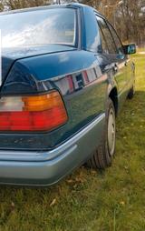 Mercedes-Benz W124 230E Scheckheft,Schiebedach,3.Hand - Mercedes-Benz 230 aus 1990