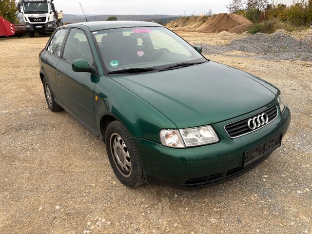 Audi A3 1.6  AKL