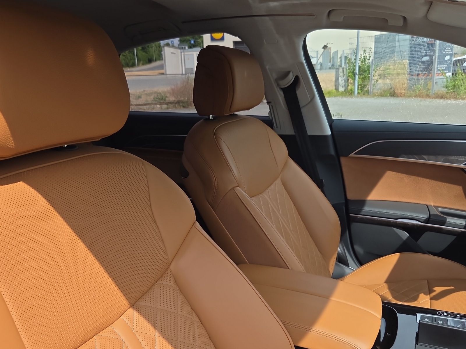 Audi A8 - Bild 17