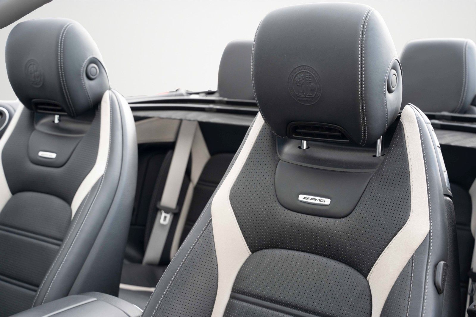 Fahrzeugabbildung Mercedes-Benz C 63S AMG V8 CARBON BURM HUD NIGHT KAM 360°