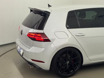 Volkswagen Golf - 9