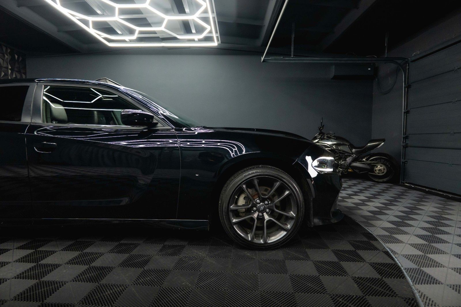 Fahrzeugabbildung Dodge Charger 5.7 V8 HEMI R/T DAYTONA Performance