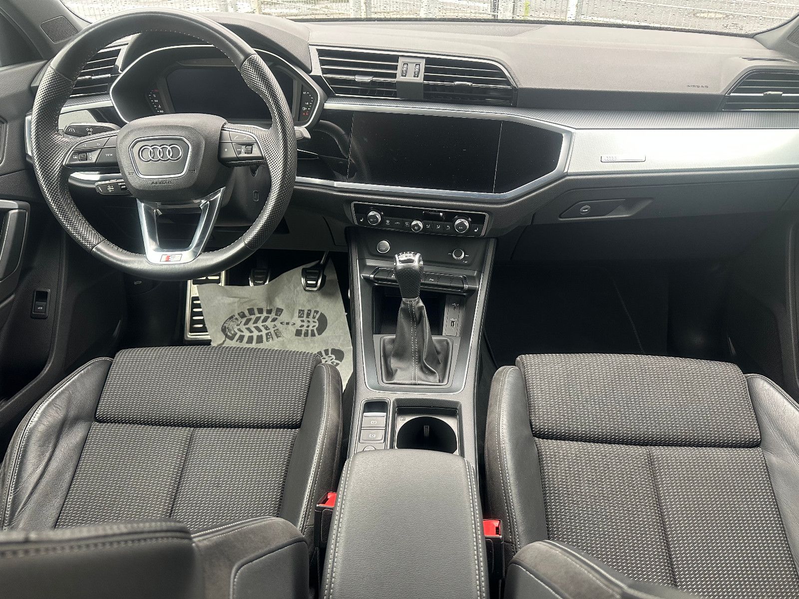 Fahrzeugabbildung Audi Q3 35 TFSI S LINE SPORTPAKET*MOD.2020+VIRTUAL*