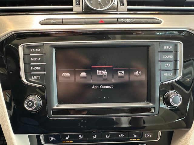 MYAUTOCENTER – Gebraucht- und Jahreswagen mit Werkstattservice in Pfaffenhofen Volkswagen Passat Highline *4Motion*Massage*AHK*LED*Keyless
