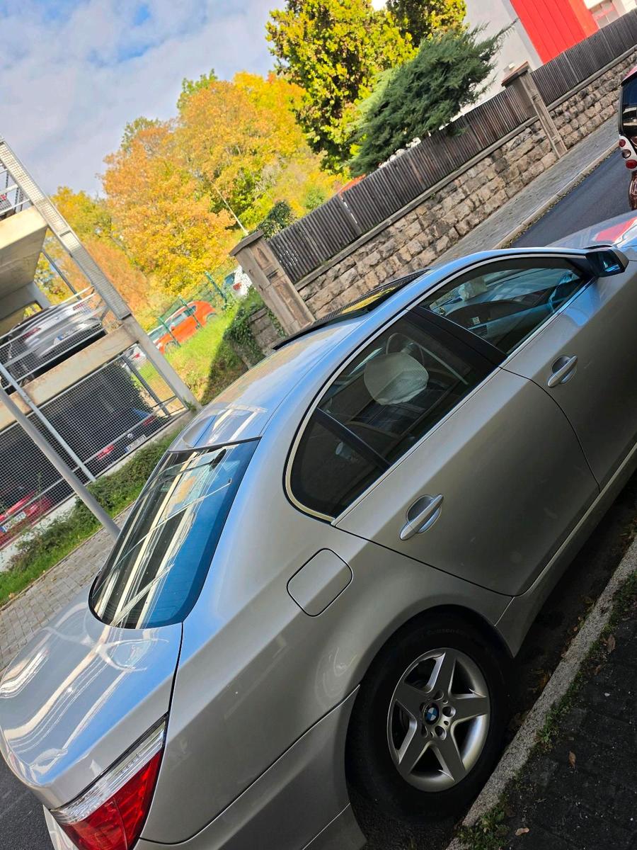 BMW 523