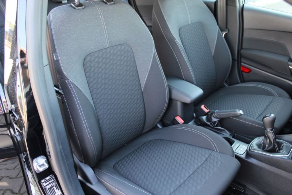 Fahrzeugdetailseite 6 Fahrzeugabbildung Ford Fiesta TITANIUM