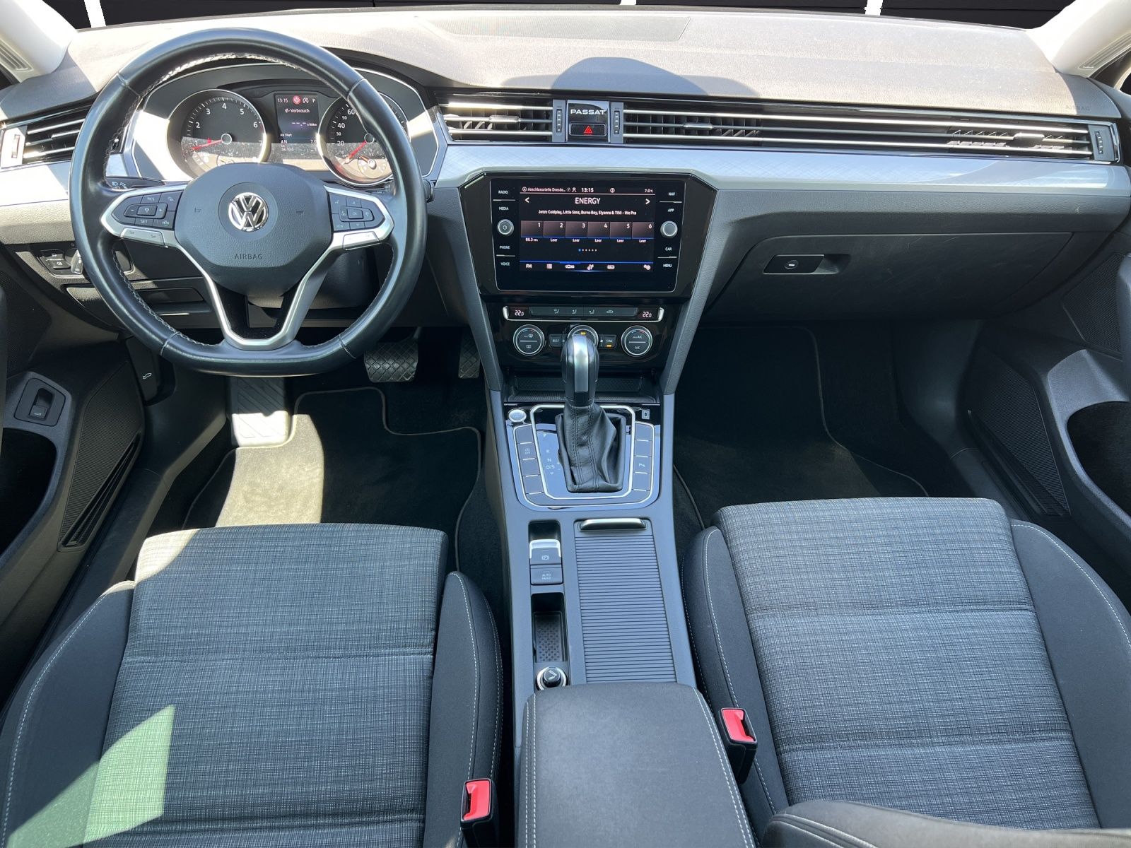 Fahrzeugabbildung Volkswagen Passat Variant Business TSI DSG LED ACC AHK PDC