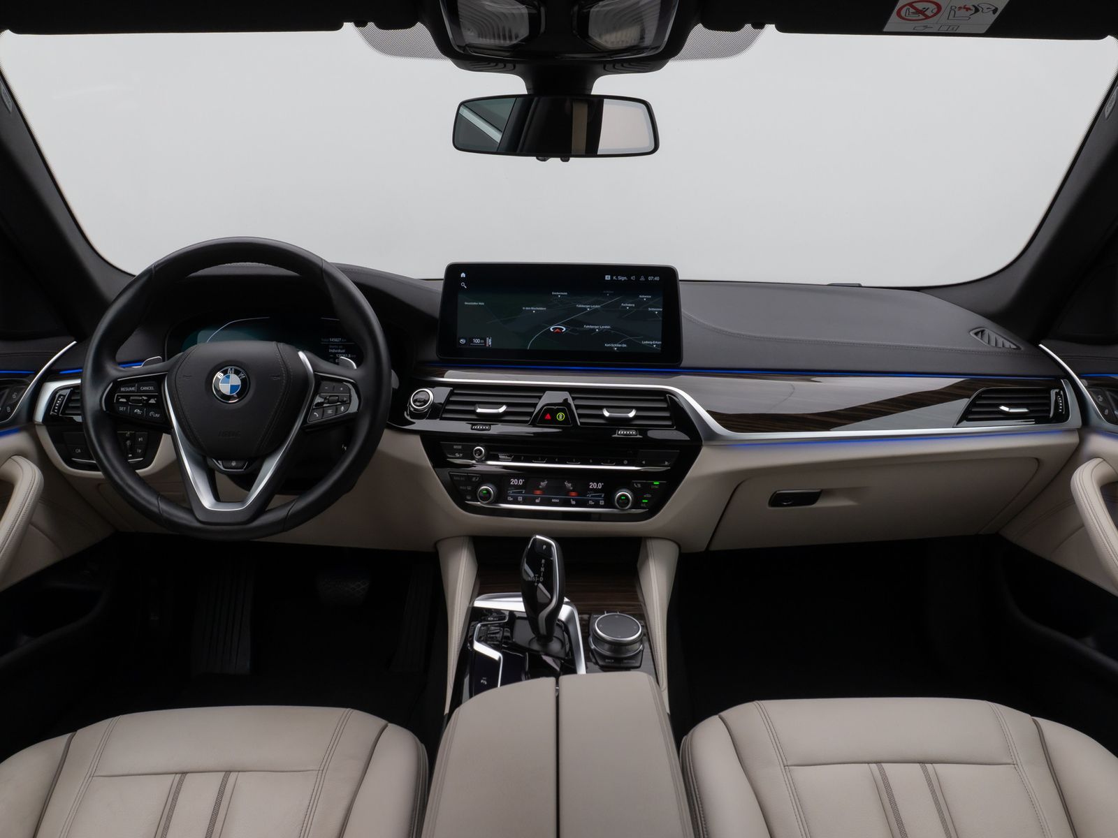 Fahrzeugabbildung BMW 530d LuxuryLine Laser HUD DAB HiFi DisKey 19Zoll