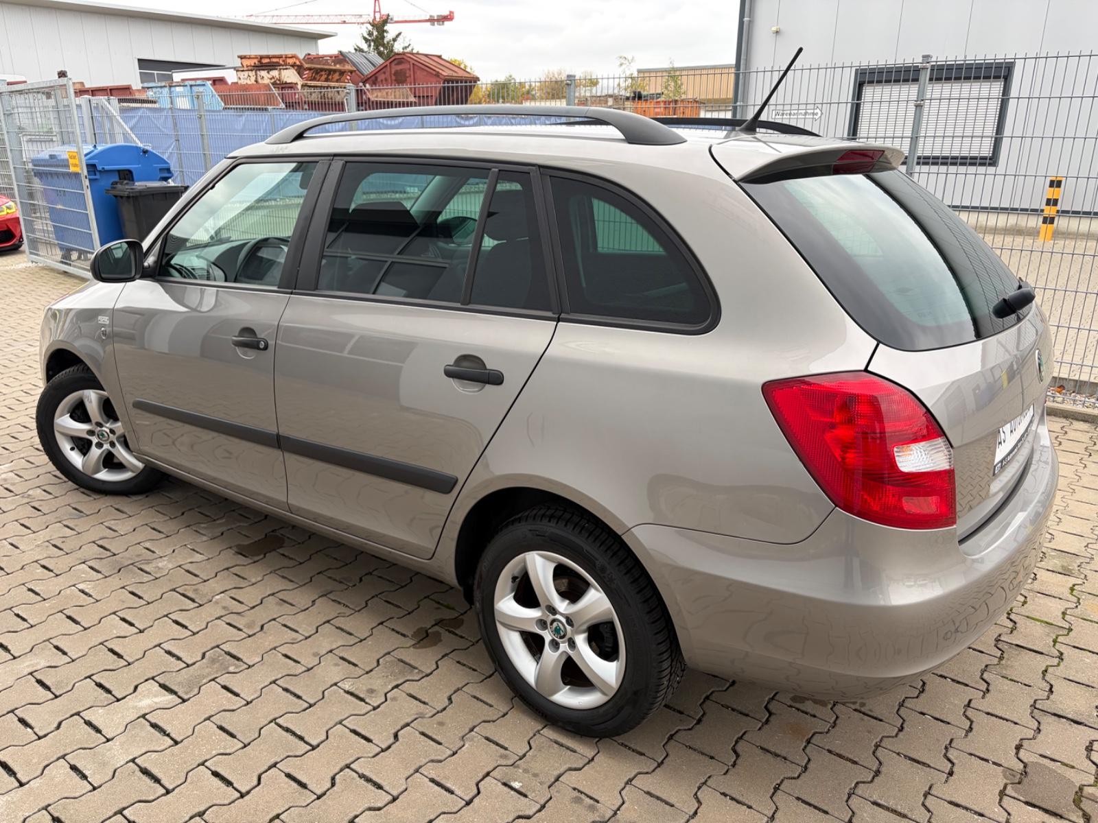 Skoda Fabia 2011 — photo 6