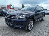 Volkswagen Touareg V6 TDI BMT, R Line, Panorama, AHK, Navi - VW Touareg Gebrauchtwagen in Nürnberg