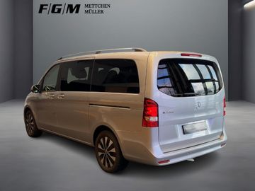 Mercedes V 220 - 2