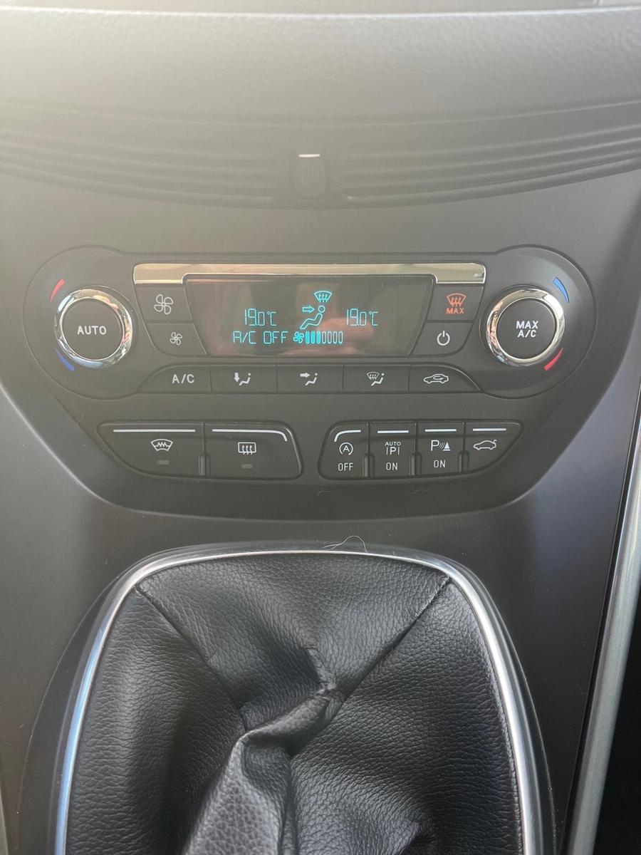 Ford C-MAX 2014 — photo 11