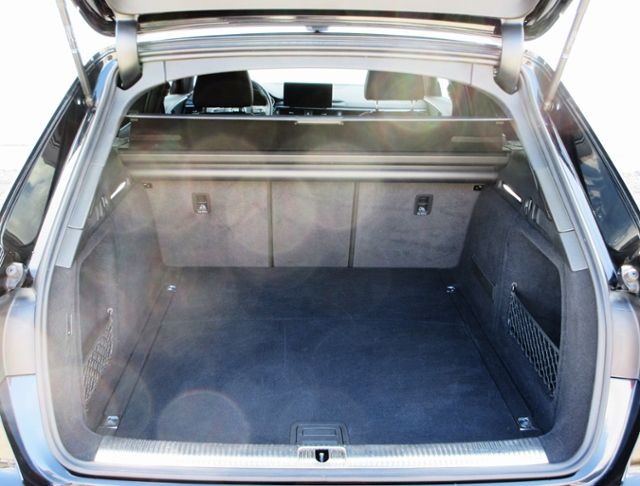 A4 Avant 40 TFSI S-tr. S line AHK/COMPETITION-ED