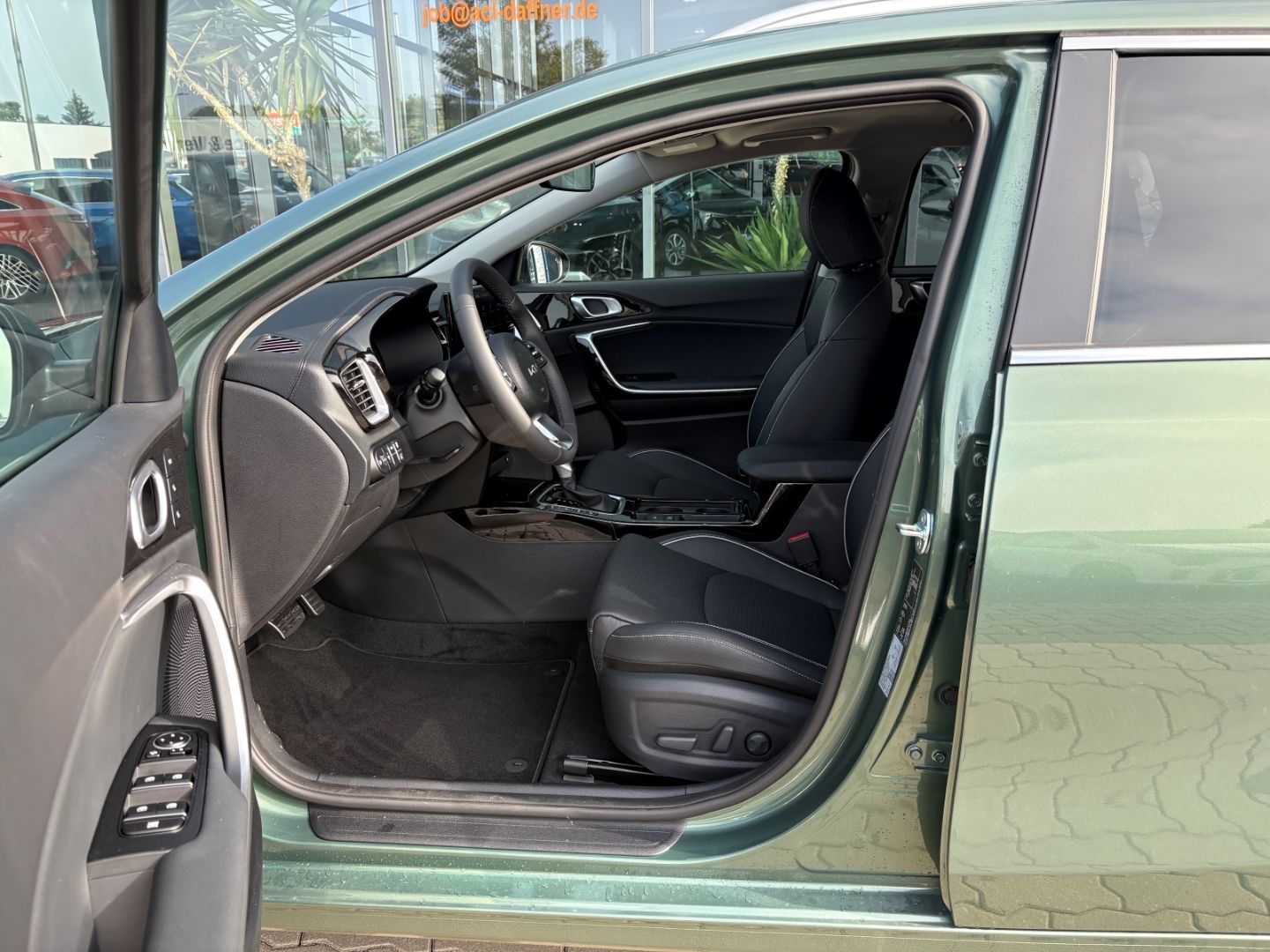 Fahrzeugabbildung Kia Ceed_sw Platinum Edition 1.5 T-GDI P4 TotWinkAss