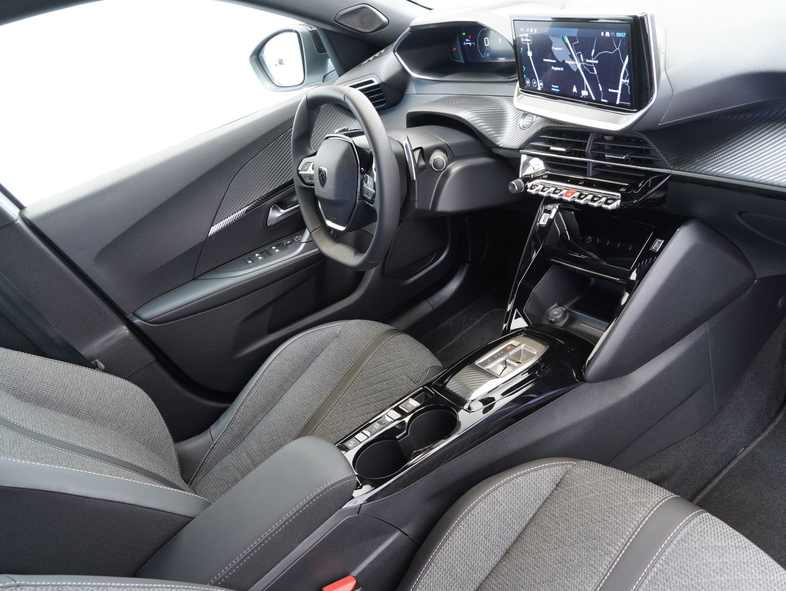 Fahrzeugabbildung Peugeot 2008 1.2 PureTech 130 Allure