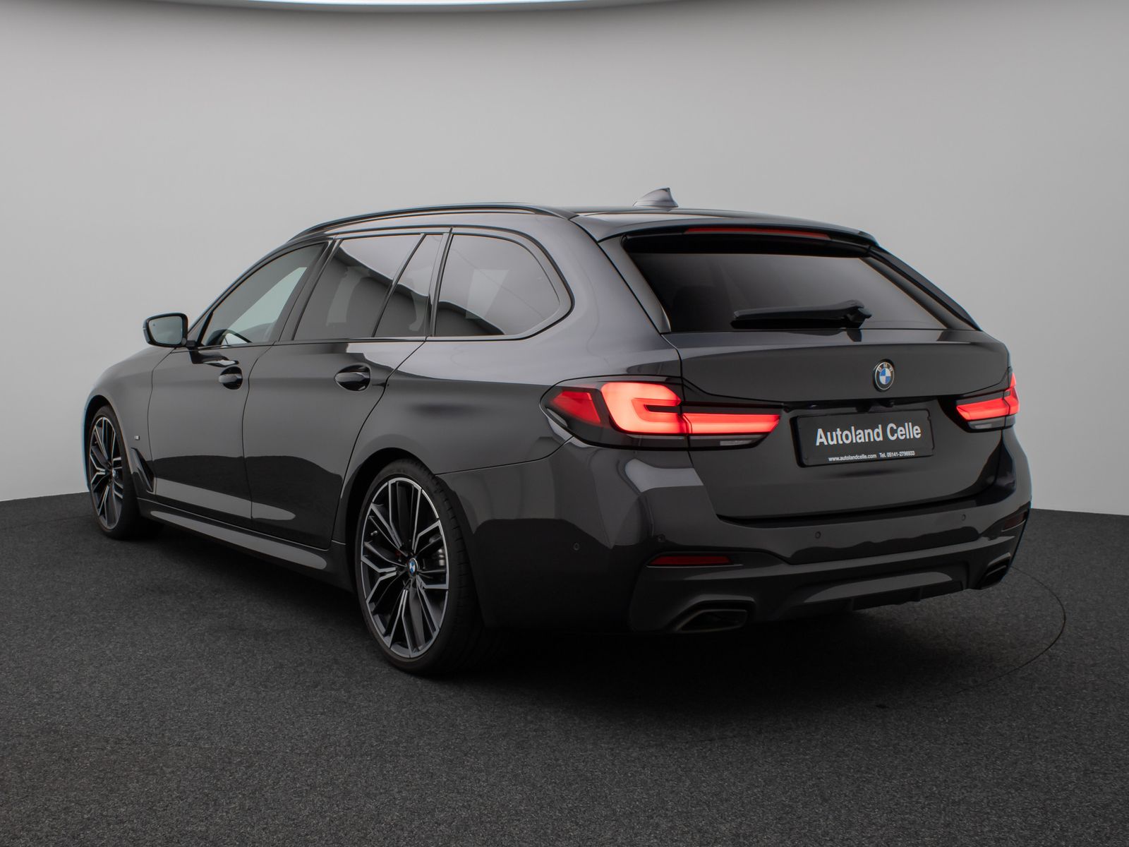 Fahrzeugabbildung BMW 540d xD M Sport Pro Kamera HUD DAB H/K AHK Alarm