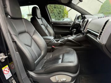 Porsche Cayenne - 12