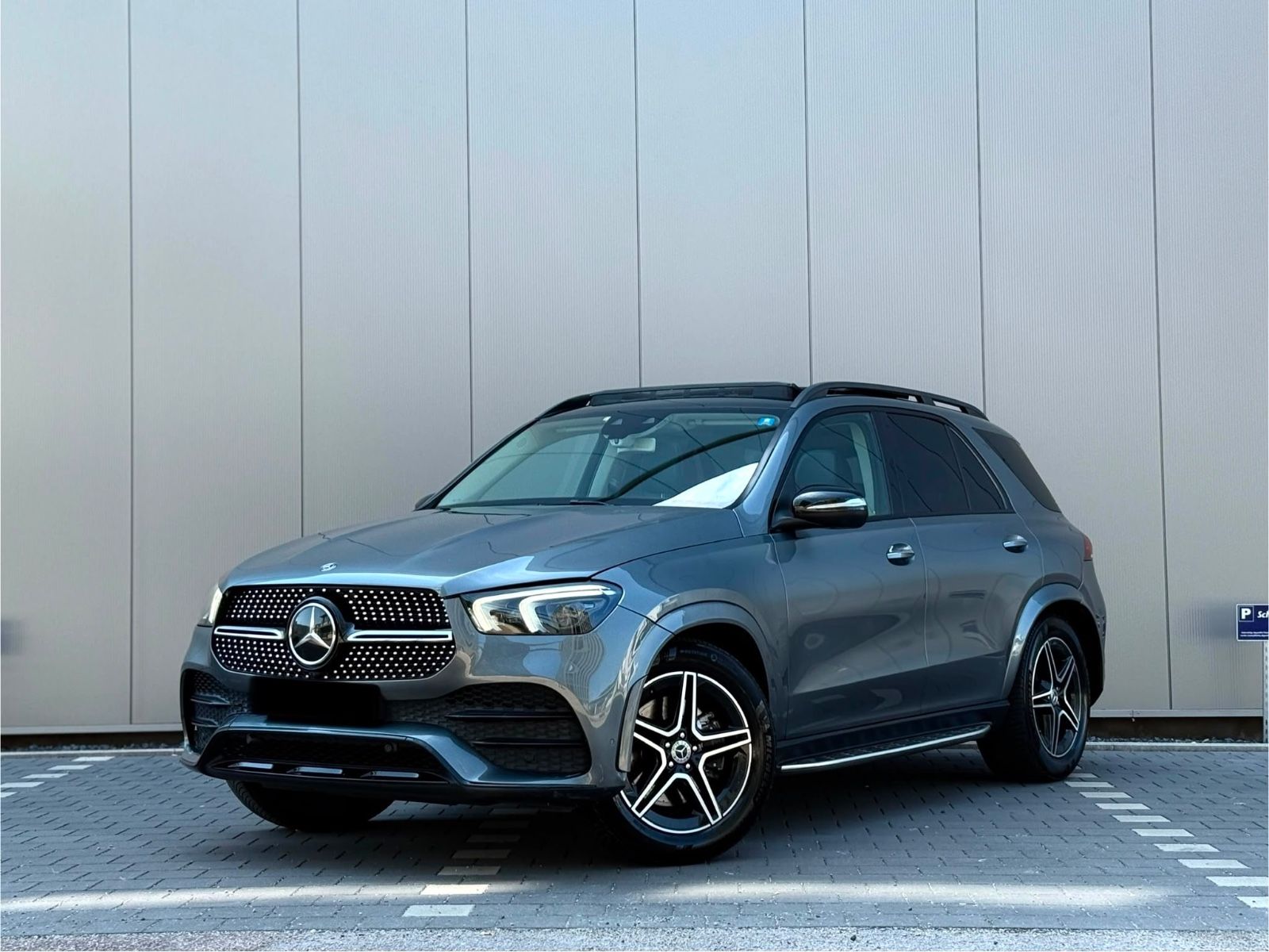 MERCEDES-BENZ GLE 300 d 4Matic  AMG *pano*burmester*