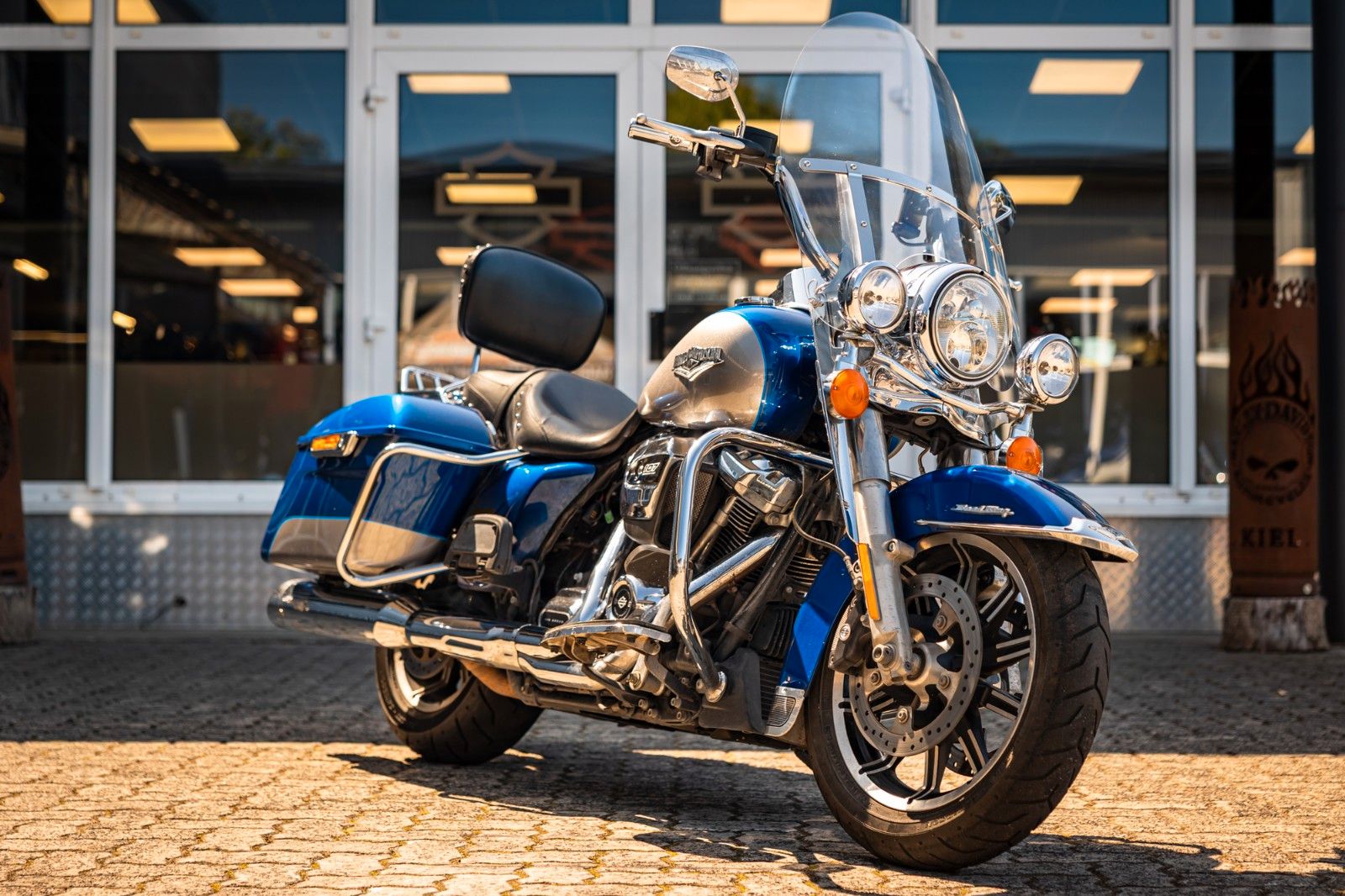Fahrzeugabbildung Harley-Davidson FLHRC Road King Classic 107 cui -Screamin Eagle-